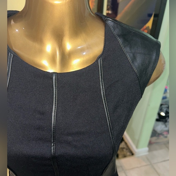 Perfect black dress - Picture 3 of 7